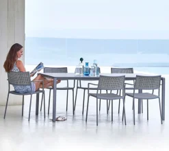 Less Stuhl mit Armlehne