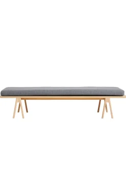Level Daybed