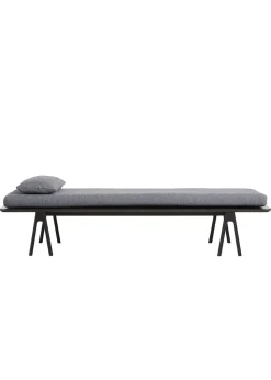 Level Daybed