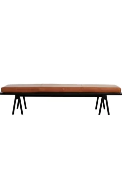 Level Daybed