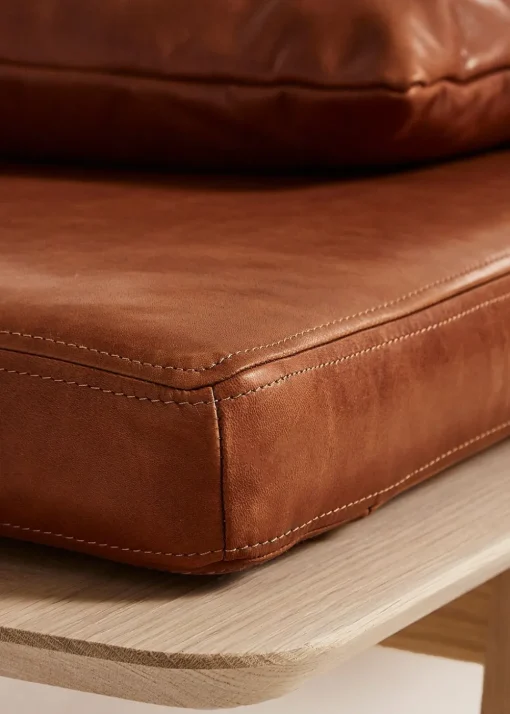 Level Daybed