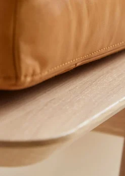 Level Daybed