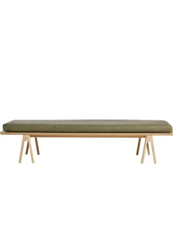 Level Daybed