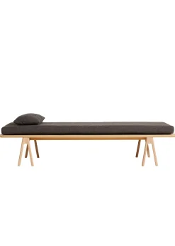 Level Daybed