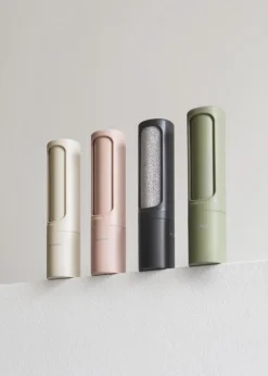Lint brush
