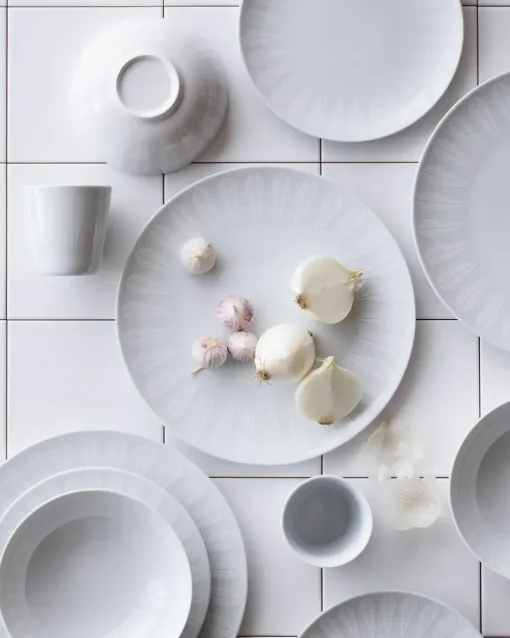 Lotus Deep Plate | White or Black