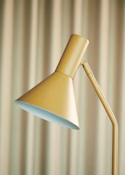 Lyss Floor Lamp