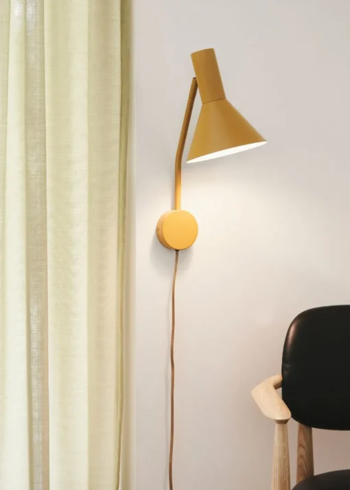 Lyss Wall Lamp