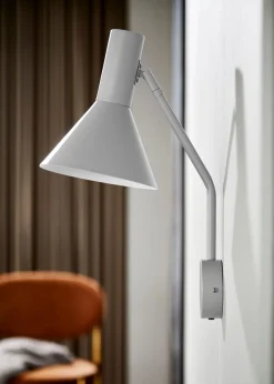 Lyss Wall Lamp
