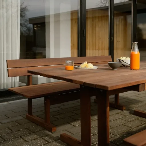 M17 - Ermelunden - Garden table