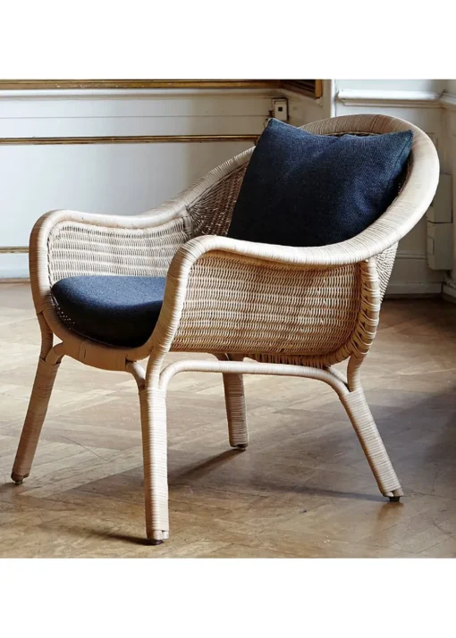Madame Lounge Chair