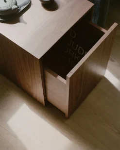Mass Side Table w. Drawer