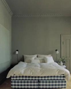 Material Wall Lamp
