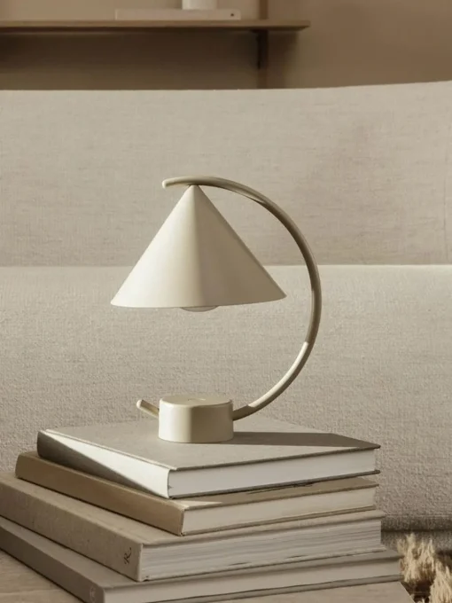 Meridian Lamp
