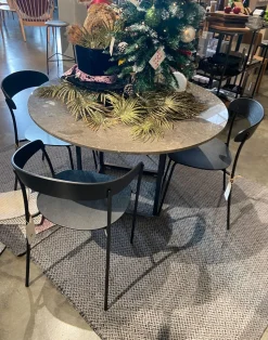 Missing chair without armrest - Showroommodel