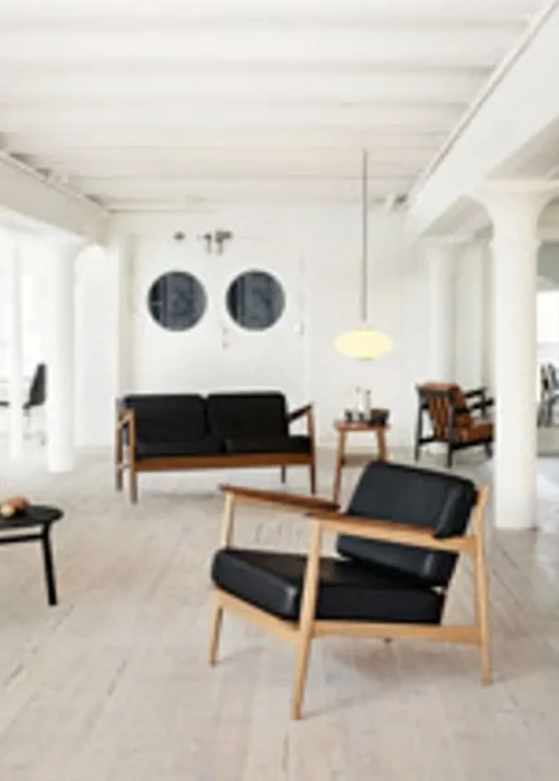 Model 107 Lounge Chair