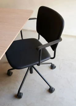 Mono Armchair w. Swivel