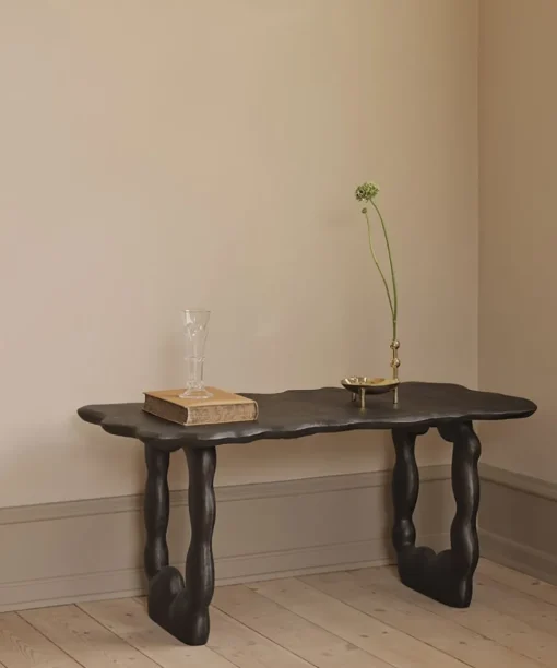 Nagel Vase