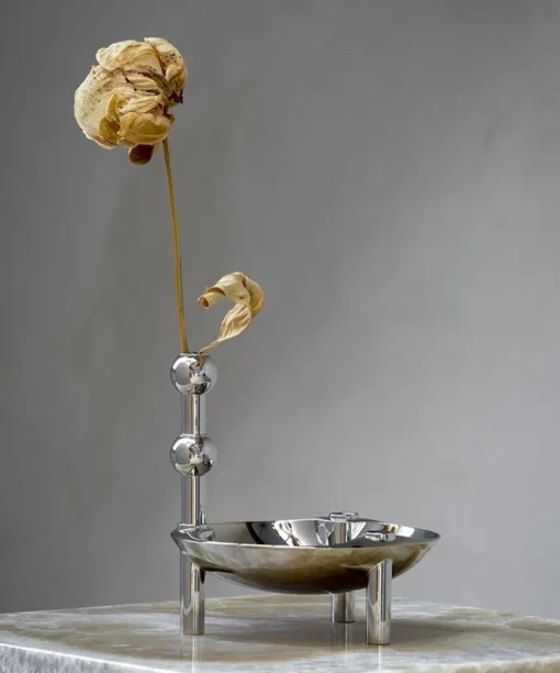 Nagel Vase