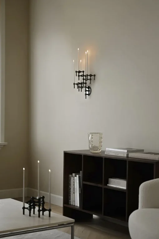 Nagel wall hanger