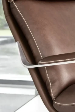Nasa Armchair w. Footrest