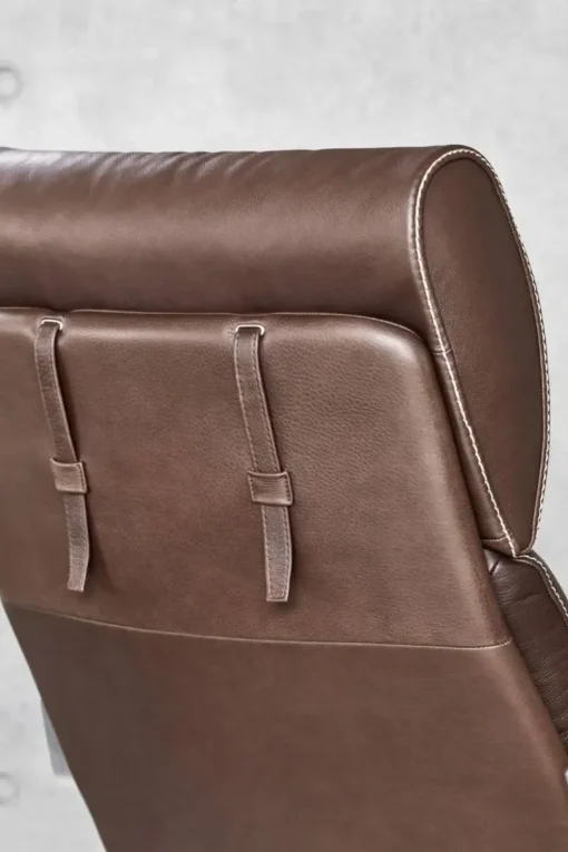 Nasa Armchair w. Footrest