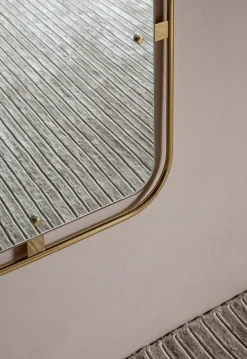 Nimbus Mirror