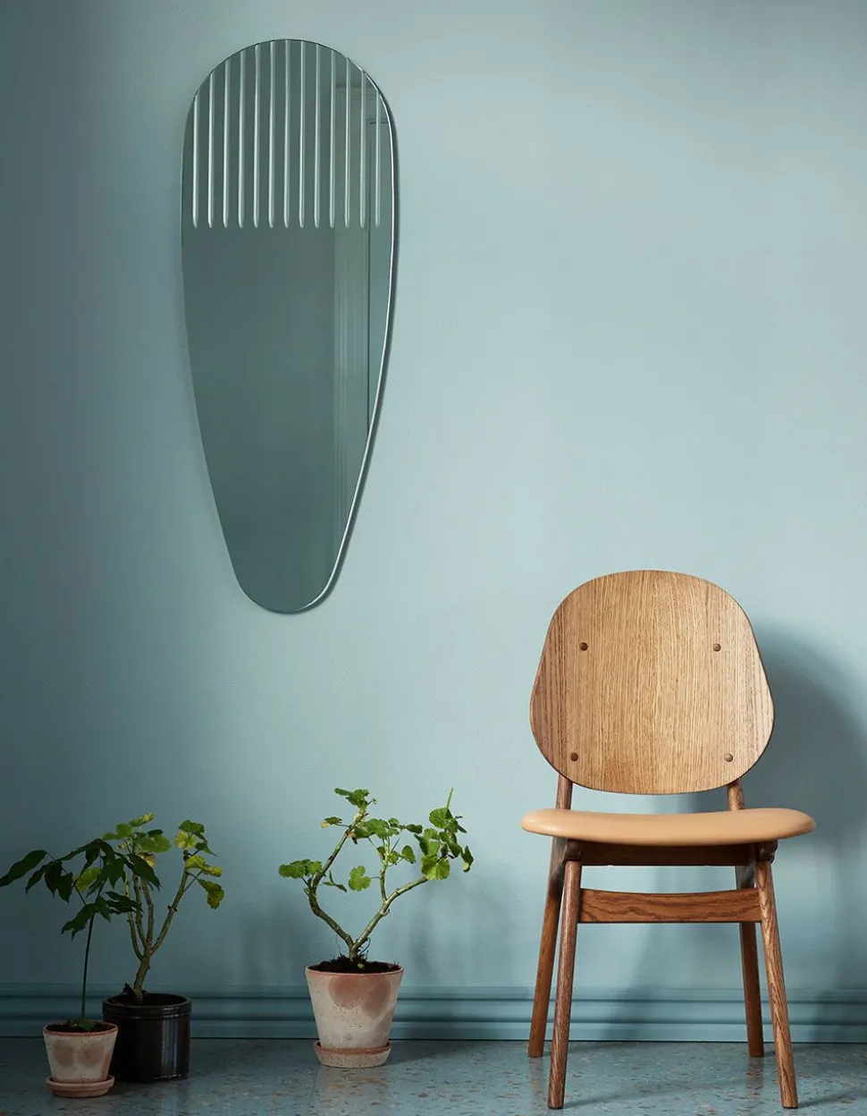 Noble Chair / Black Lacquered Oak