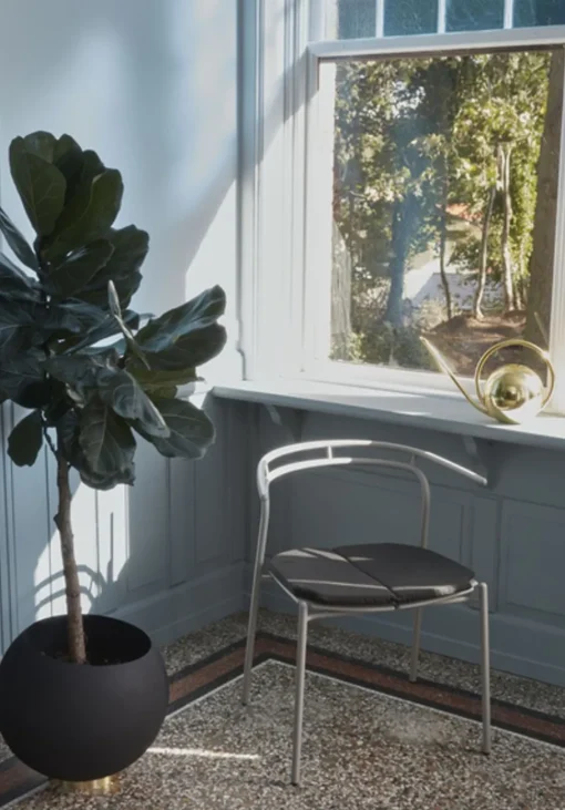 NOVO dining chair