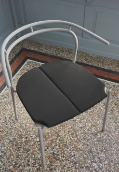 NOVO dining chair