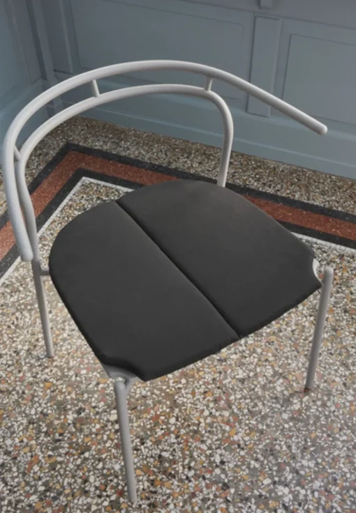 NOVO dining chair