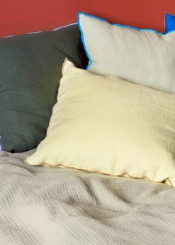 Outline Cushion