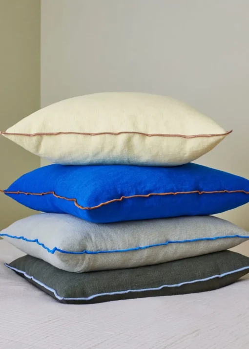 Outline Cushion