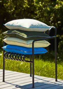 Outline Cushion