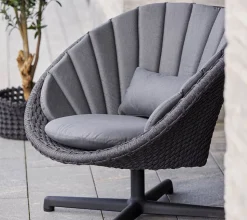 Peacock lounge swivel chair