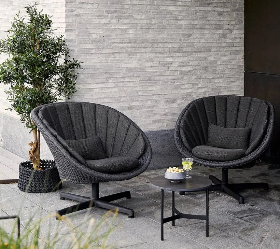 Peacock lounge swivel chair
