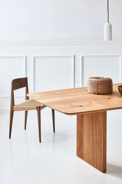PIA CHAIR