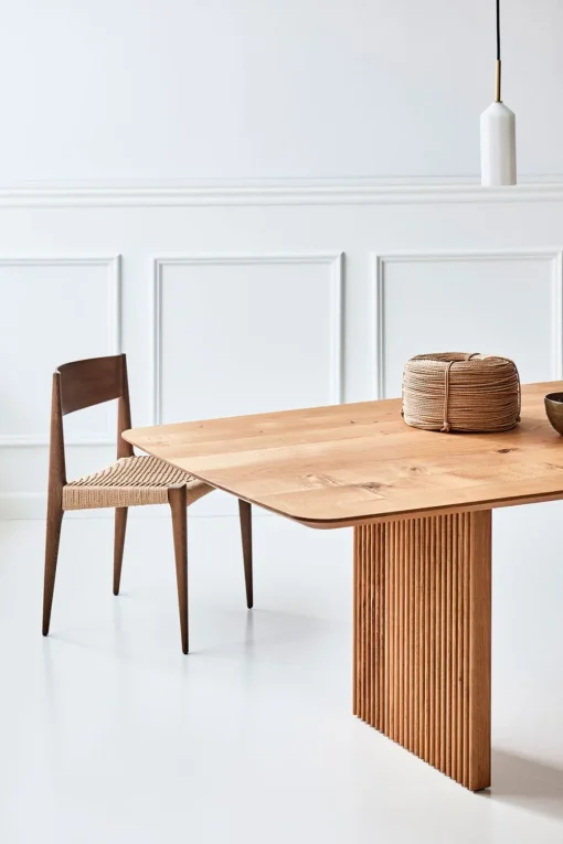 PIA CHAIR
