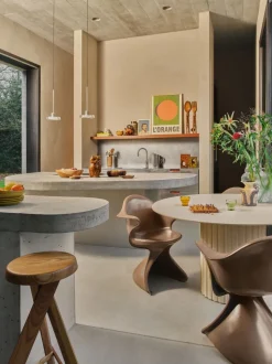 Pillar dining table