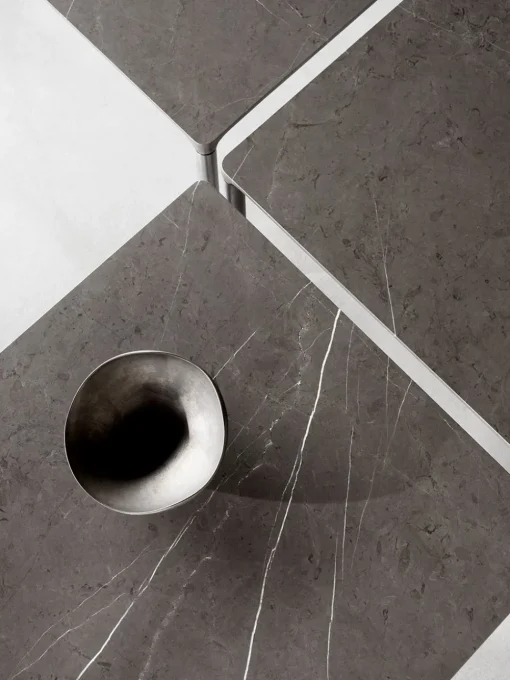 Piloti Stone Table 6750 by Hugo Passos