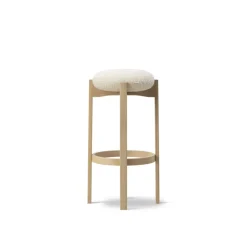 Pioneer Stool 6831 / By Maria Bruun