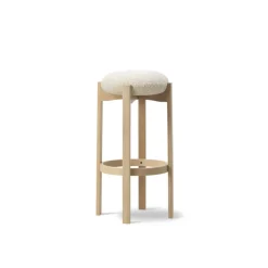 Pioneer Stool 6831 / By Maria Bruun
