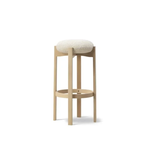 Pioneer Stool 6831 / By Maria Bruun