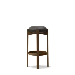 Pioneer Stool 6831 / By Maria Bruun