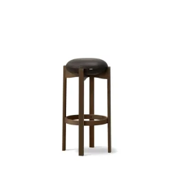 Pioneer Stool 6831 / By Maria Bruun