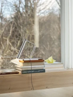 Piton Portable Lamp