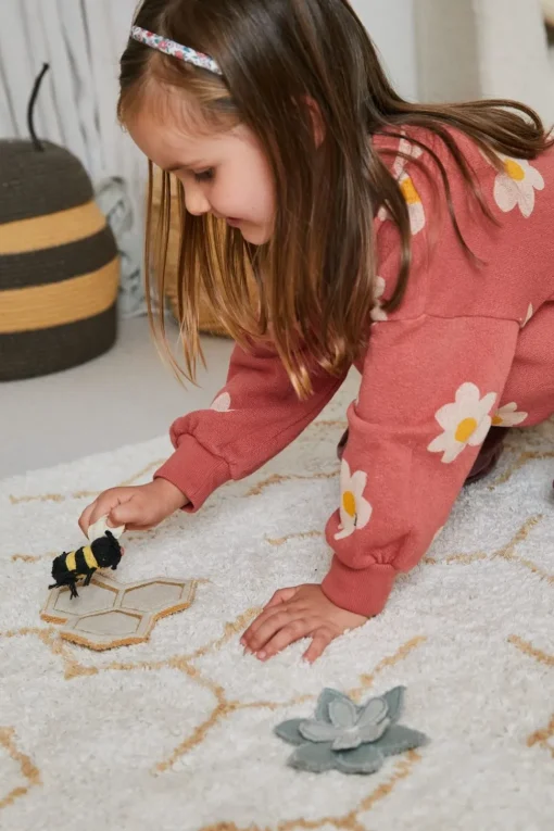 Play rug Pollination