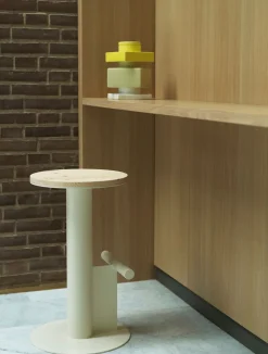 Pole Barstool 65 Cm