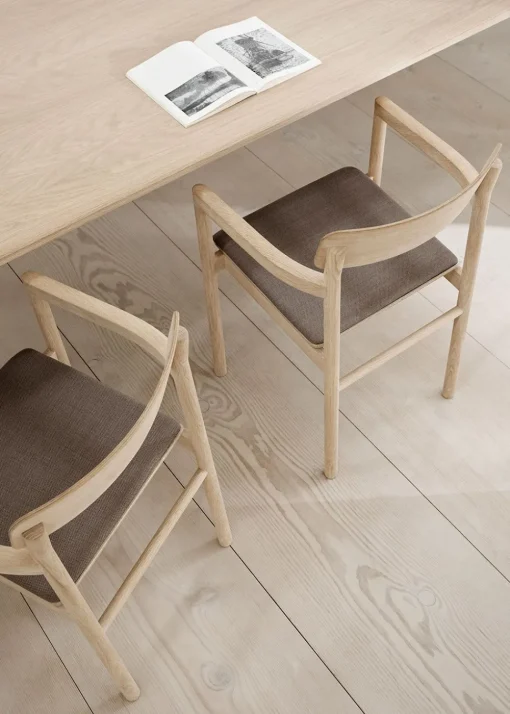 Post Chair 3445 by Cecilie Manz