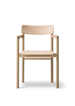Post Chair 3445 by Cecilie Manz